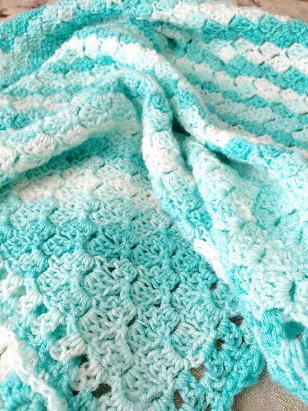 CROCHET BABY BLANKET AFGHAN GRANNY SQUARE 30"x 30" GREEN WHITE NEW HANDMADE